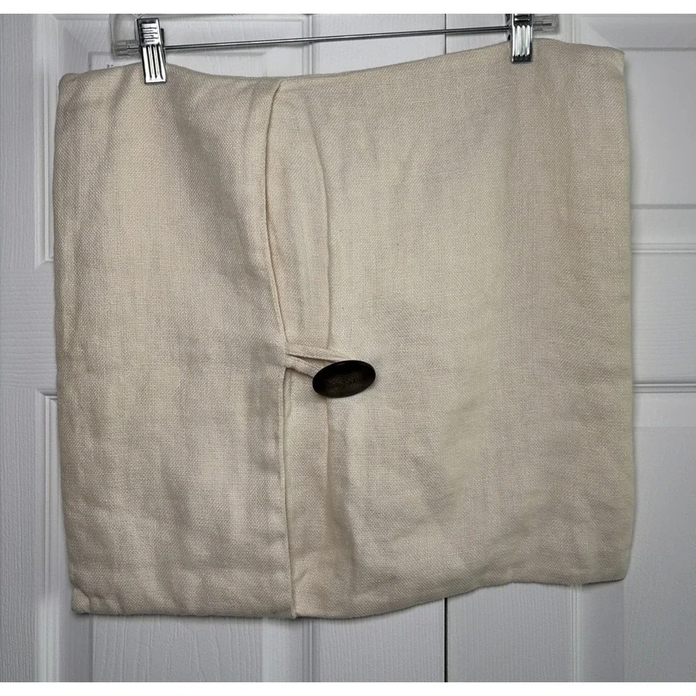 Pottery Barn Button Linen Pillow Cover Womens Size 18x18 Cream Ivory Farmhouse